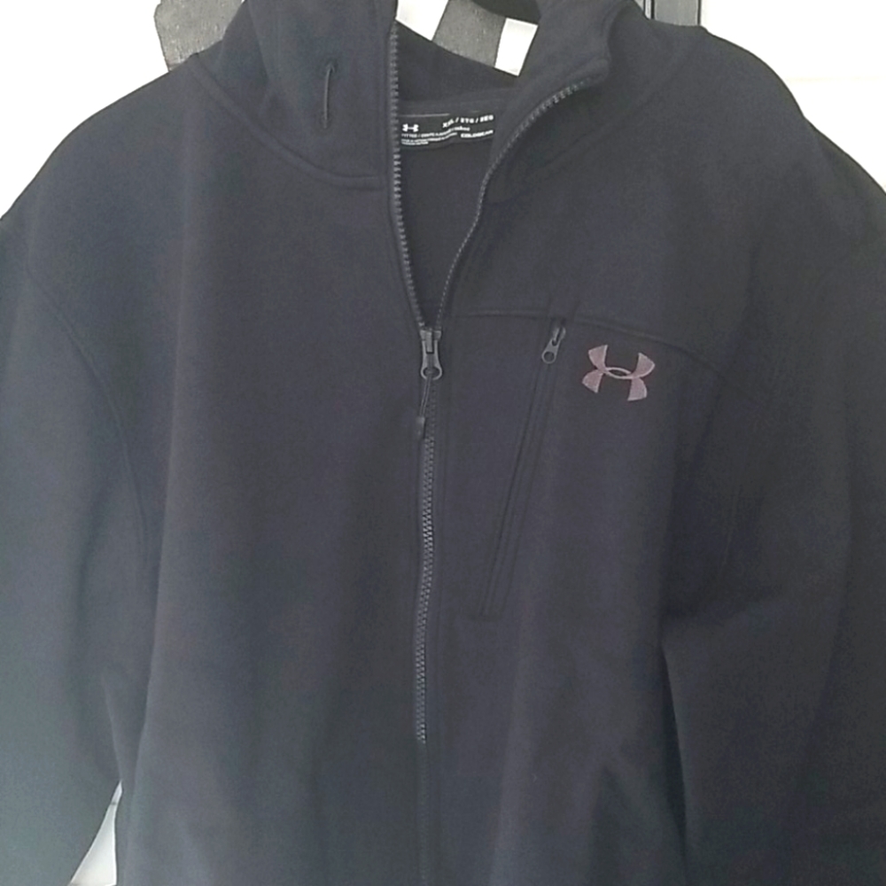 Under Armour XXL fitted hooded jacket